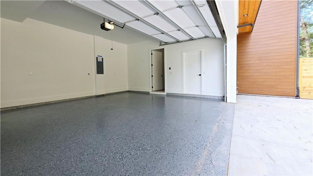 Spacious, unfurnished interior of a new home in , Atlanta (Image 60). Spacious, unfurnished interior of a new home in , Atlanta (Image 60).