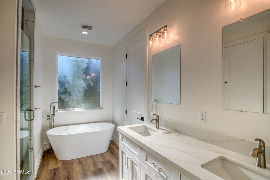 PaxmanPh_IMG_9572 PaxmanPh_IMG_9572