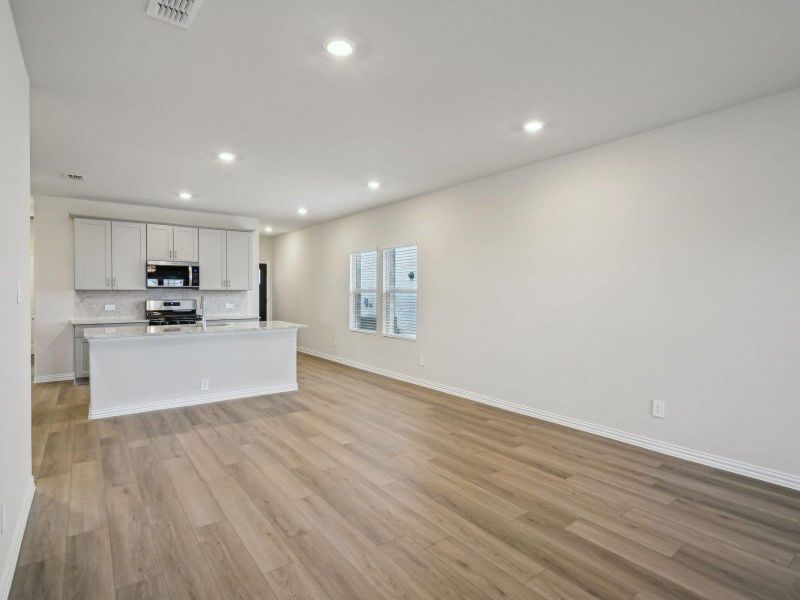 Photo is not of the actual home, but is an inspirational photo of builder’s model home and may depict options, furnishings, and/or decorator features that are not included Photo is not of the actual home, but is an inspirational photo of builder’s model home and may depict options, furnishings, and/or decorator features that are not included