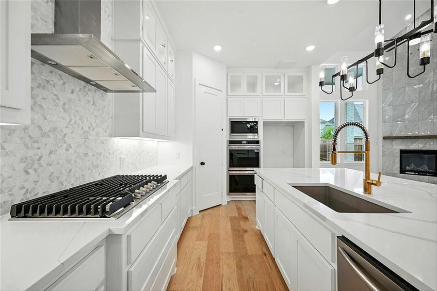 3805Composition510A006 3805Composition510A006