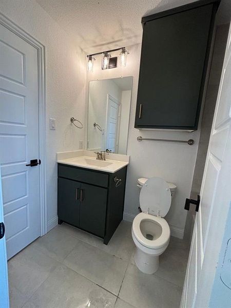Furnished interior view inside a new home in , Frisco (Image 4).