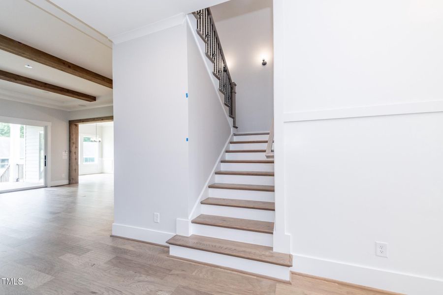 RGA-0379-00_Ballentine C_Stairs_Drees