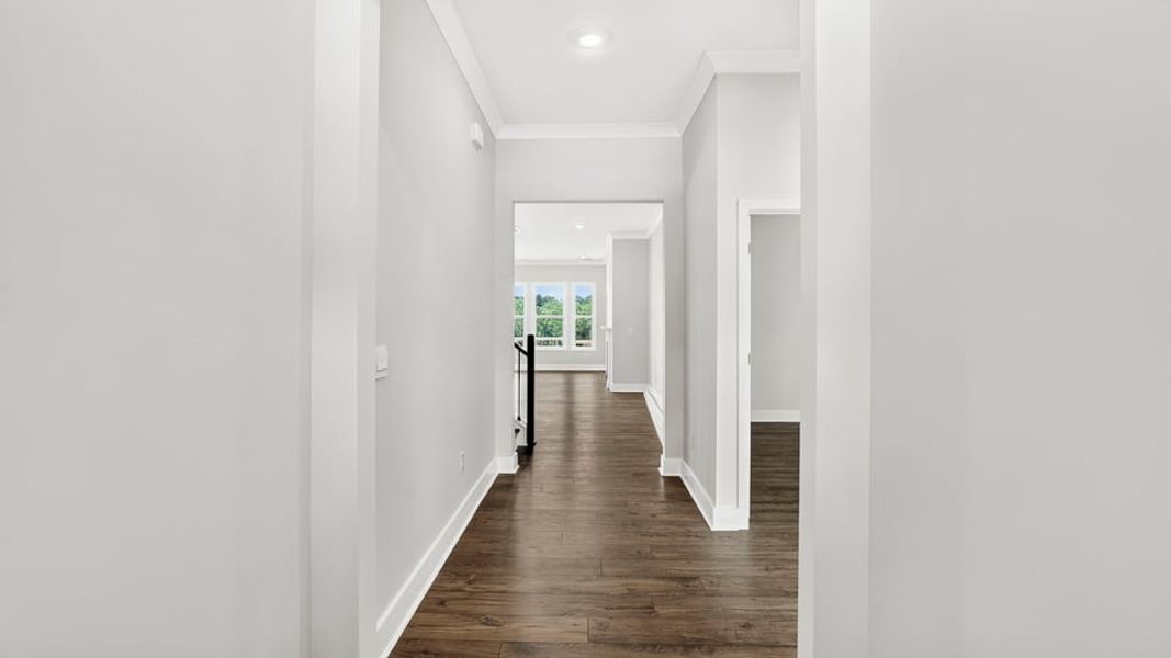 Spacious, unfurnished interior of a new home in Sunset Summits, Spartanburg (Image 18).
