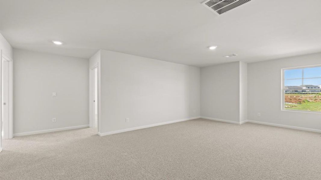 Spacious, unfurnished interior of a new home in Hamptons at Riverwood South, Dallas (Image 32).