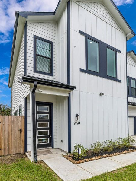 Exterior details and patio area of a home in , Houston (Image 3).