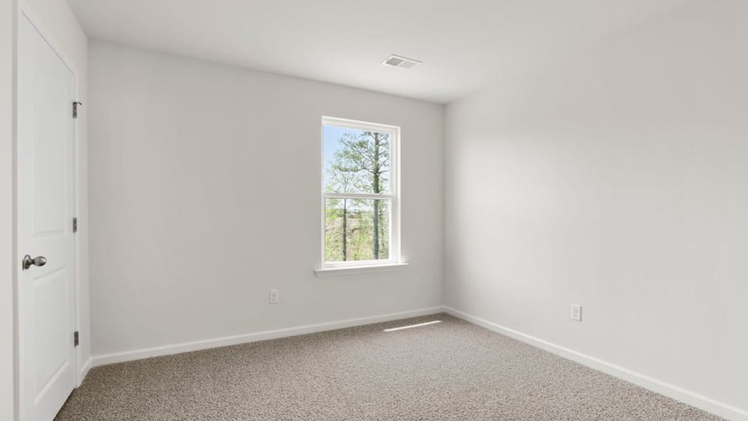 Spacious, unfurnished interior of a new home in Sage Grove, Lyman (Image 28).
