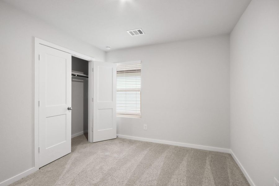 Spacious, unfurnished interior of a new home in Maple Heights, Porter (Image 11).