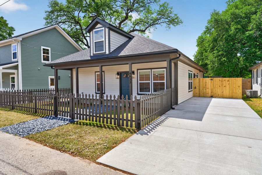 Front exterior of a new home in , North Charleston, SC, highlighting curb appeal (Image 25).