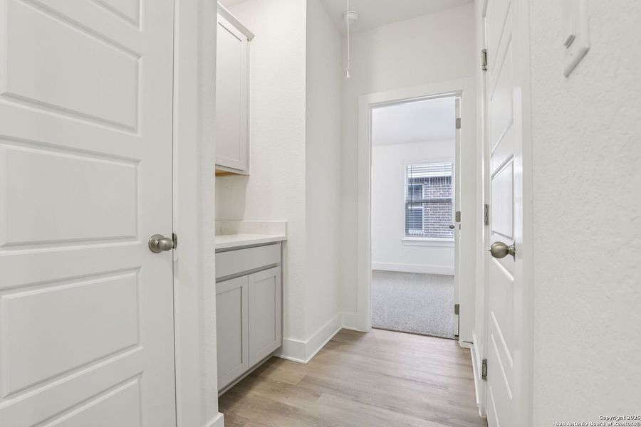 Spacious, unfurnished interior of a new home in Comanche Ridge, San Antonio (Image 35). Spacious, unfurnished interior of a new home in Comanche Ridge, San Antonio (Image 35).