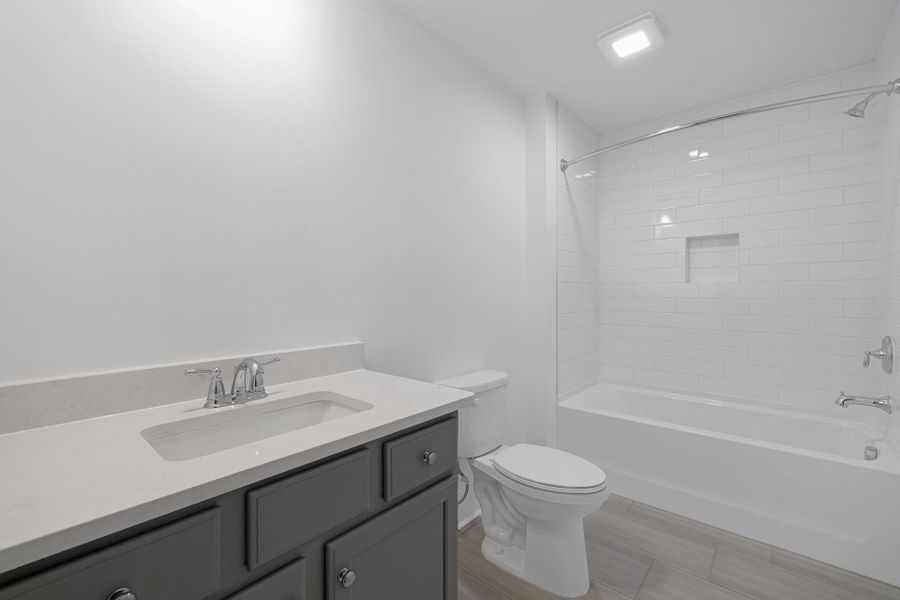 Furnished interior view inside a new home in Edgewater - Harbor Pointe, Lancaster (Image 11).