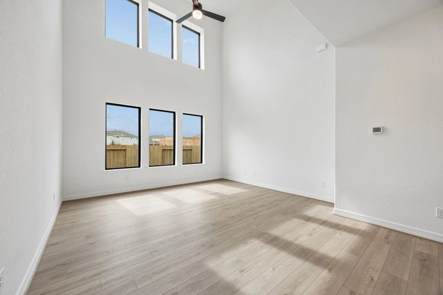 Spacious, unfurnished interior of a new home in Bergamo, Katy (Image 13).