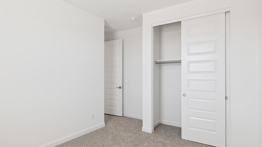 Representative unfurnished interior of a home built from the Apache by D.R. Horton in Zanjero Pass, Glendale (Image 37).