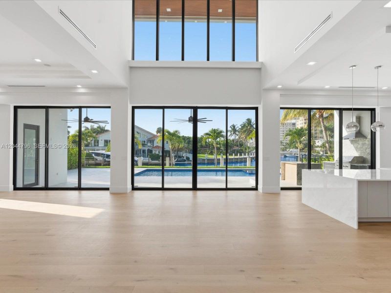 Spacious, unfurnished interior of a new home in , Pompano Beach (Image 21).