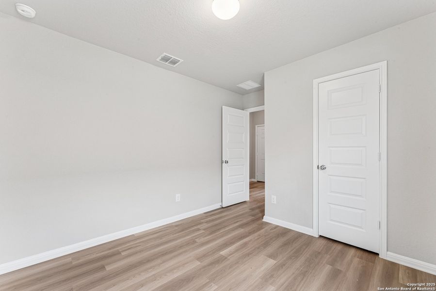 Spacious, unfurnished interior of a new home in Mesquite Ridge, San Antonio (Image 30). Spacious, unfurnished interior of a new home in Mesquite Ridge, San Antonio (Image 30).