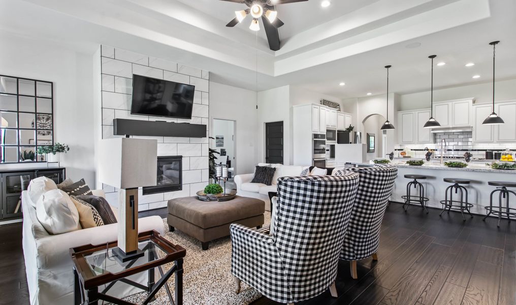 Image 31 of the Icet Creek Crossing community in Mont Belvieu, TX.