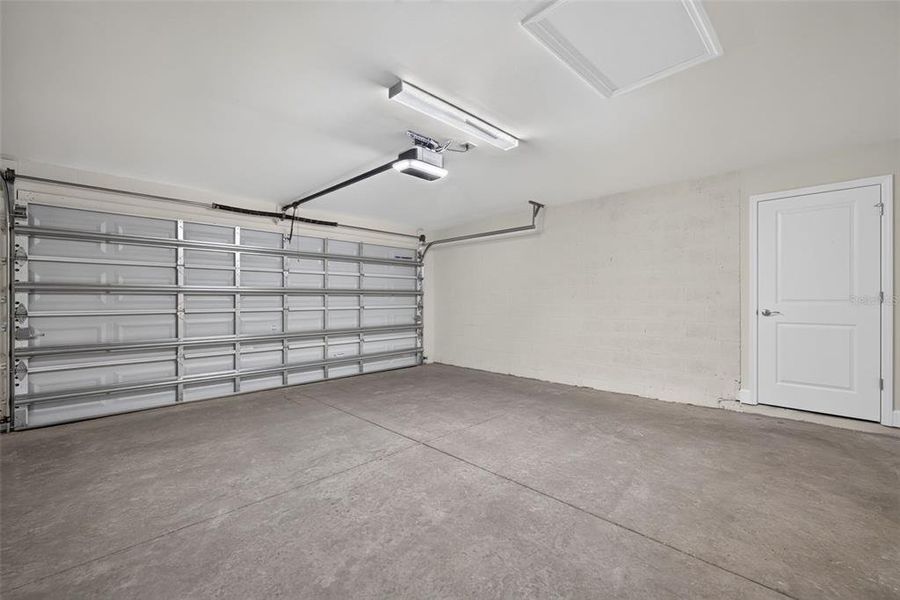 Spacious, unfurnished interior of a new home in , Port Charlotte (Image 17).