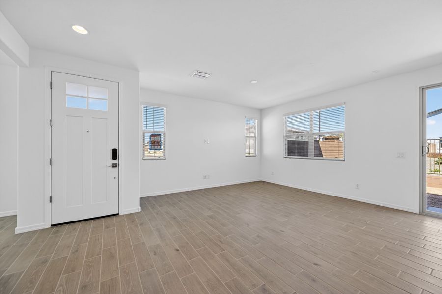 Spacious, unfurnished interior of a new home in Artisan at Asante, Surprise (Image 25).