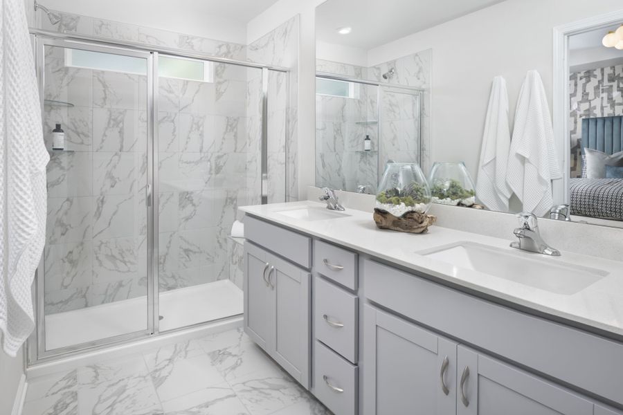 Amira Model Owner's Bath