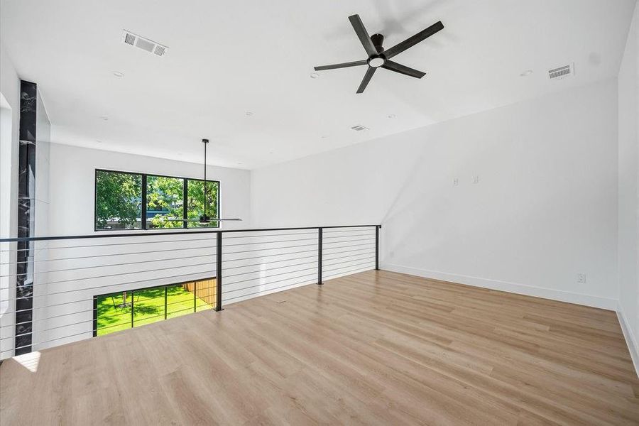 Spacious, unfurnished interior of a new home in , Dallas (Image 34).