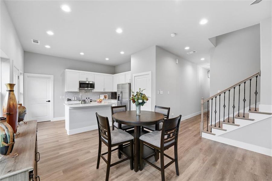 Furnished interior view inside a new home in , Waxahachie (Image 17). Furnished interior view inside a new home in , Waxahachie (Image 17).