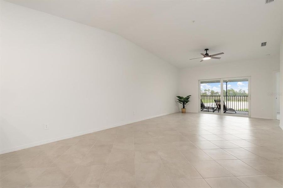 Spacious, unfurnished interior of a new home in , Venice (Image 21).