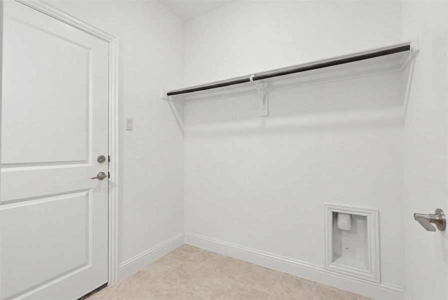 Spacious, unfurnished interior of a new home in Cross Creek Meadows, Celina (Image 20).