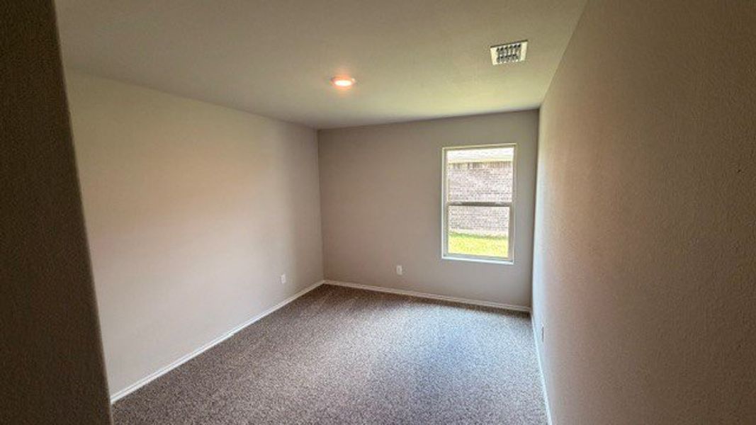 Spacious, unfurnished interior of a new home in Sandy Beach, Azle (Image 24).