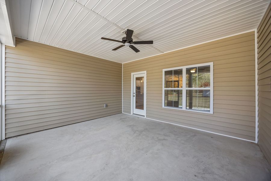 Exterior details and patio area of a home in Kennedy's Crossing, Grimesland (Image 4).