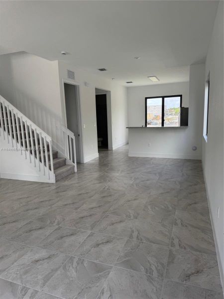 Spacious, unfurnished interior of a new home in , Homestead (Image 8).