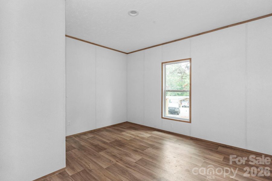 Spacious, unfurnished interior of a new home in , Lincolnton (Image 18).