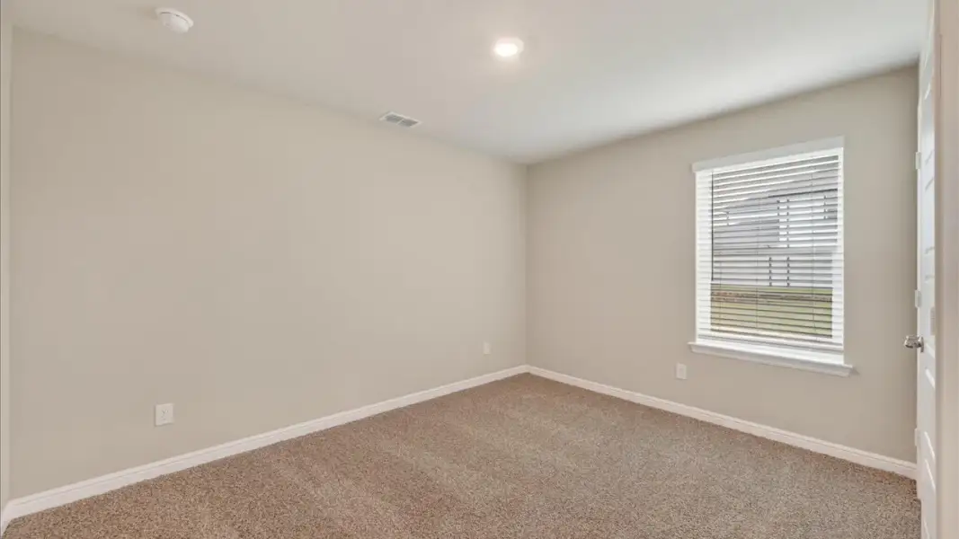Spacious, unfurnished interior of a new home in Parkerville Meadows, DeSoto (Image 16).