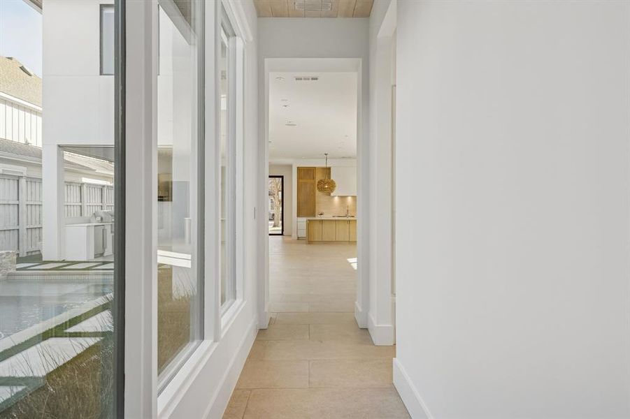 Spacious, unfurnished interior of a new home in , Dallas (Image 16).