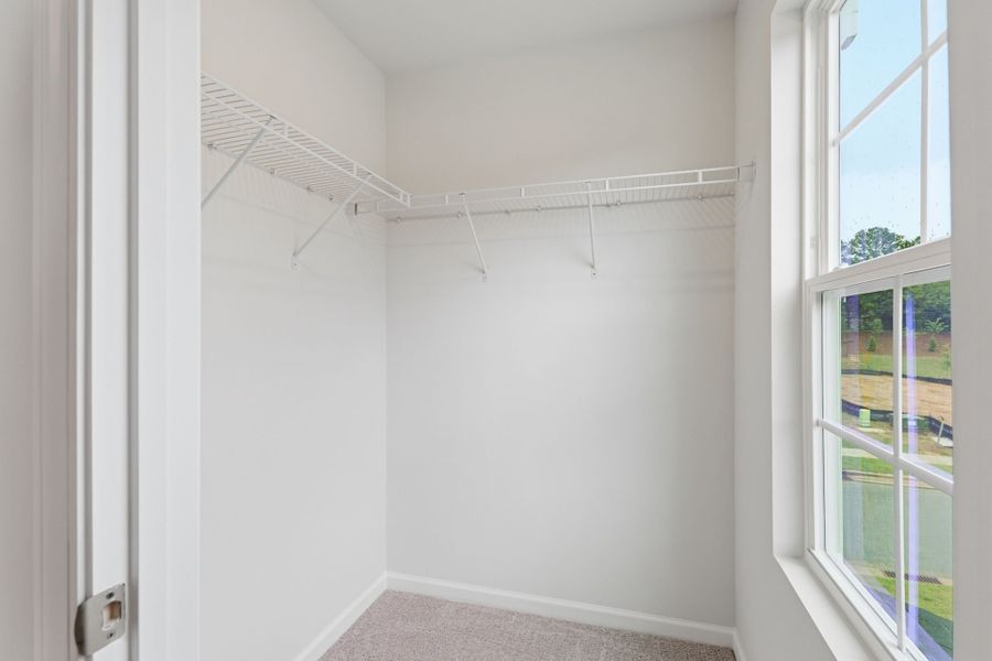 Spacious, unfurnished interior of a new home in Piper Creek, Newton (Image 35).