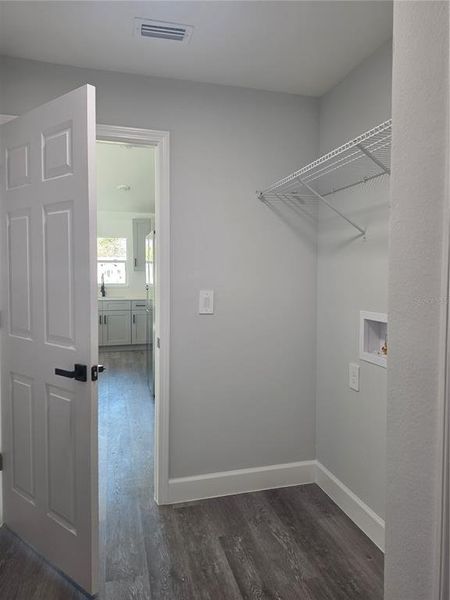 Spacious, unfurnished interior of a new home in , Ocala (Image 17).