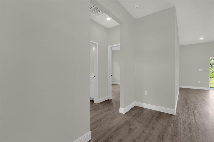 Spacious, unfurnished interior of a new home in , Ocala (Image 17).