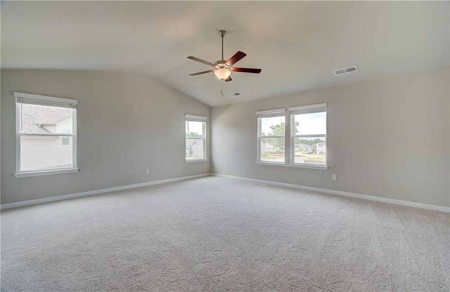 Spacious, unfurnished interior of a new home in Berkeley Lakes, Locust Grove (Image 13).