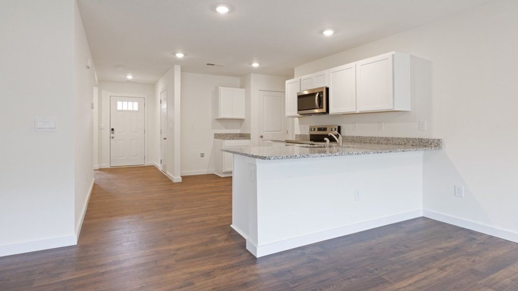 Furnished interior view inside a new home in Emory Creek, Harriman (Image 4).