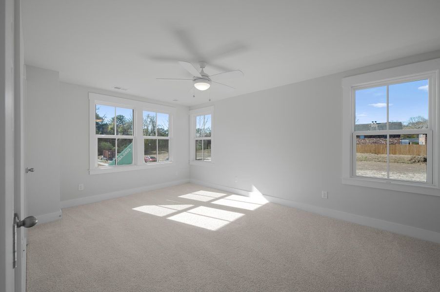 Spacious, unfurnished interior of a new home in Windward Townes, Goose Creek (Image 20).