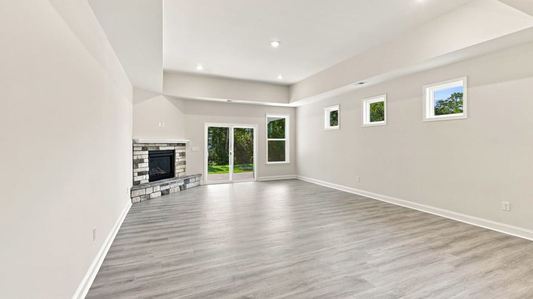 Spacious, unfurnished interior of a new home in Rutledge Estates, Woodruff (Image 22).