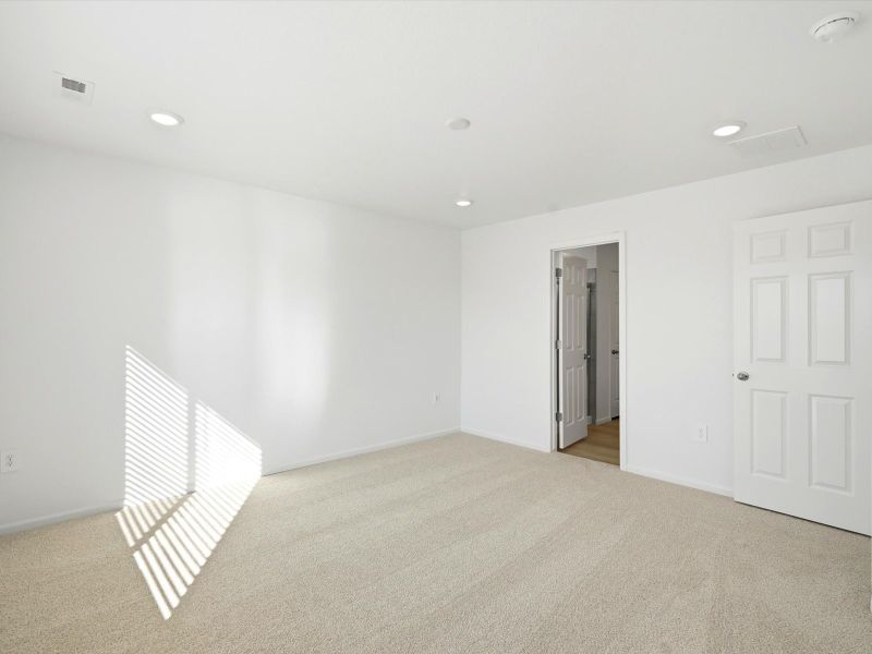 Spacious, unfurnished interior of a new home in Meridian Ranch, Peyton (Image 13).