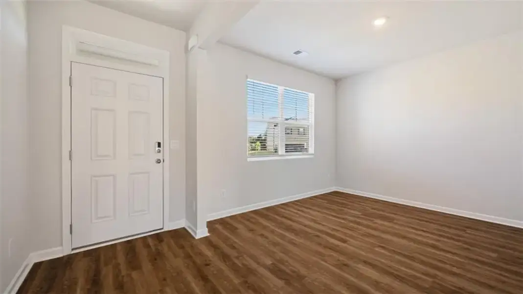 Spacious, unfurnished interior of a new home in Poplar Preserve, Newnan (Image 17).