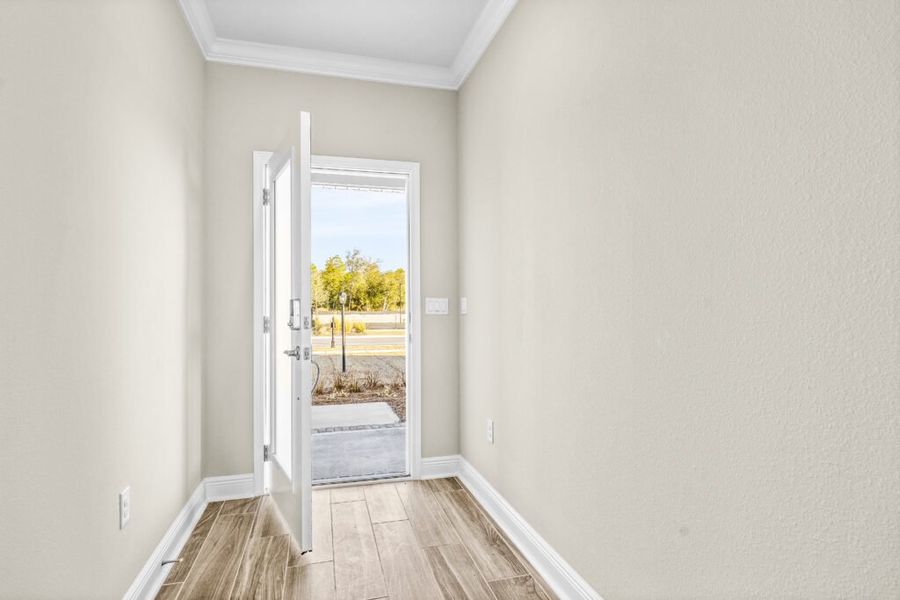 Spacious, unfurnished interior of a new home in Lake Merial, Panama City (Image 16).