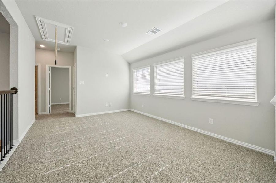 Spacious, unfurnished interior of a new home in Solterra Texas, Mesquite (Image 6).