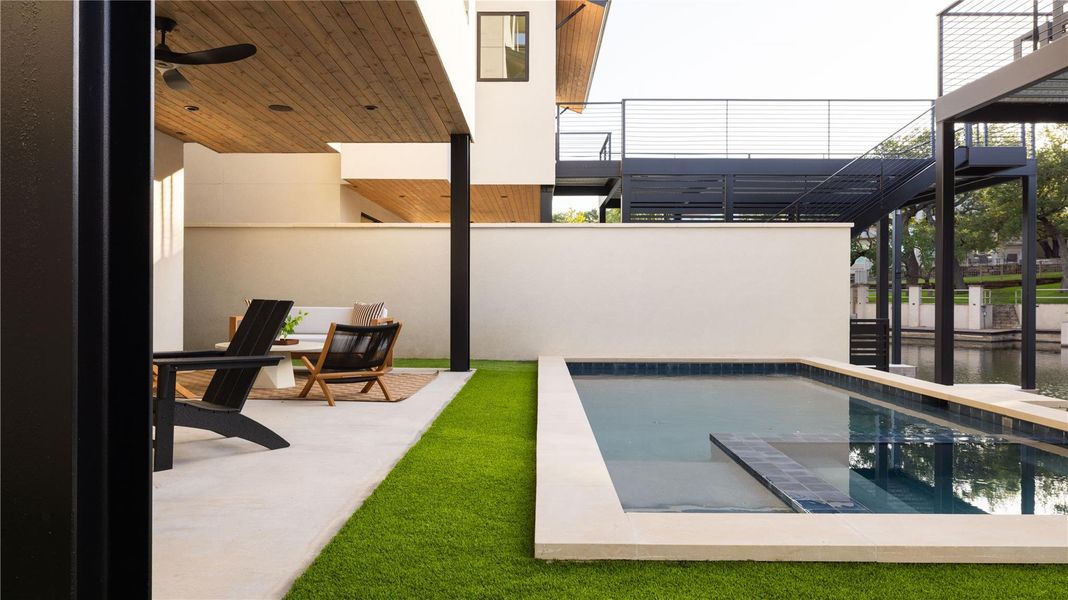 Exterior details and patio area of a home in , Horseshoe Bay (Image 23).