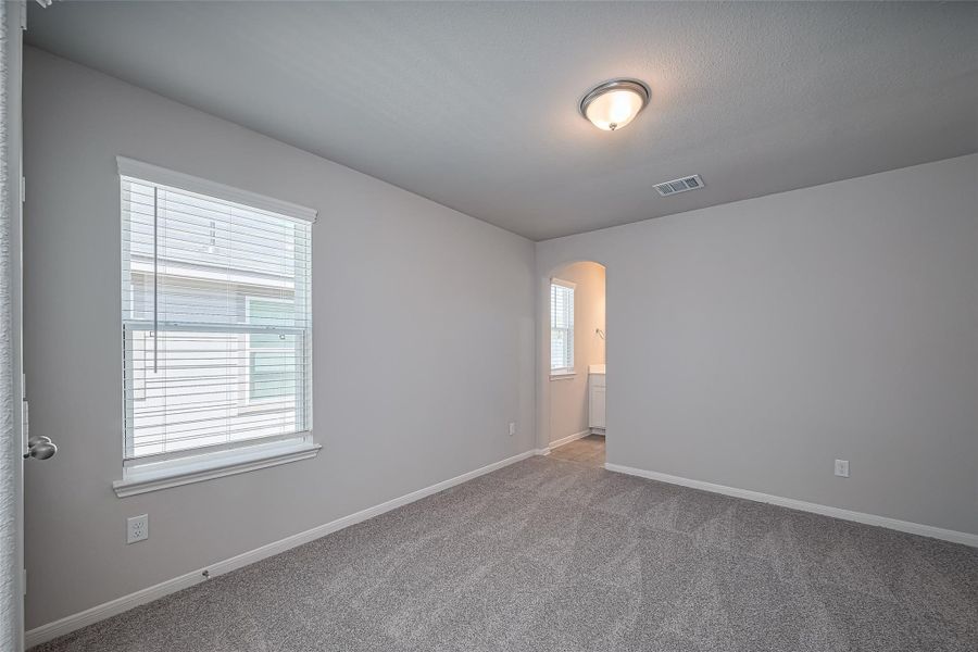 Spacious, unfurnished interior of a new home in River Ranch, Dayton (Image 18).