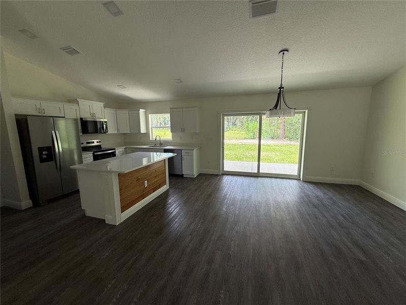 Spacious, unfurnished interior of a new home in , Dunnellon (Image 16).