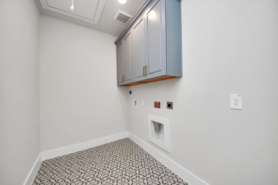 Furnished interior view inside a new home in Amira: Heritage Collection, Tomball (Image 10). Furnished interior view inside a new home in Amira: Heritage Collection, Tomball (Image 10).