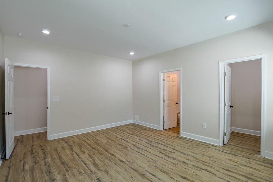 Spacious, unfurnished interior of a new home in , Athens (Image 23). Spacious, unfurnished interior of a new home in , Athens (Image 23).