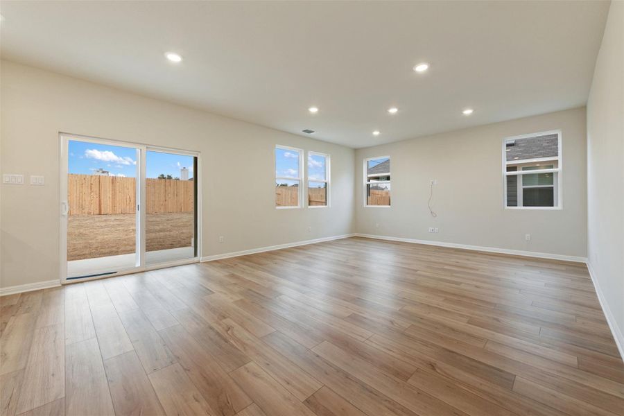 Spacious, unfurnished interior of a new home in Rolling Glen, Hutto (Image 14). Spacious, unfurnished interior of a new home in Rolling Glen, Hutto (Image 14).