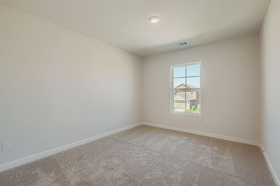 Spacious, unfurnished interior of a new home in Sperling Farms, Ferris (Image 11).